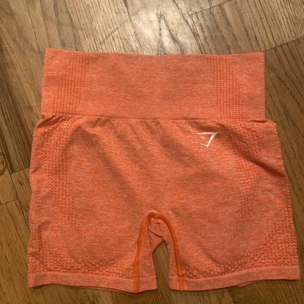 Gymshark shorts (salmón color)